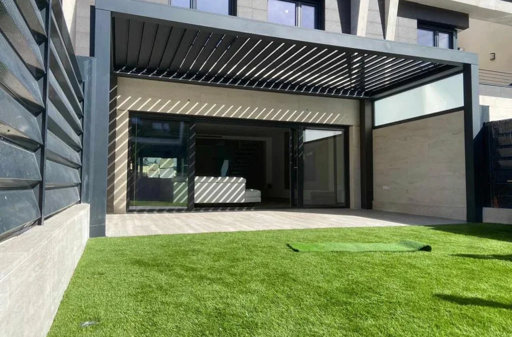 ¿Cuánto cuesta una pérgola bioclimática en Madrid en 2026?