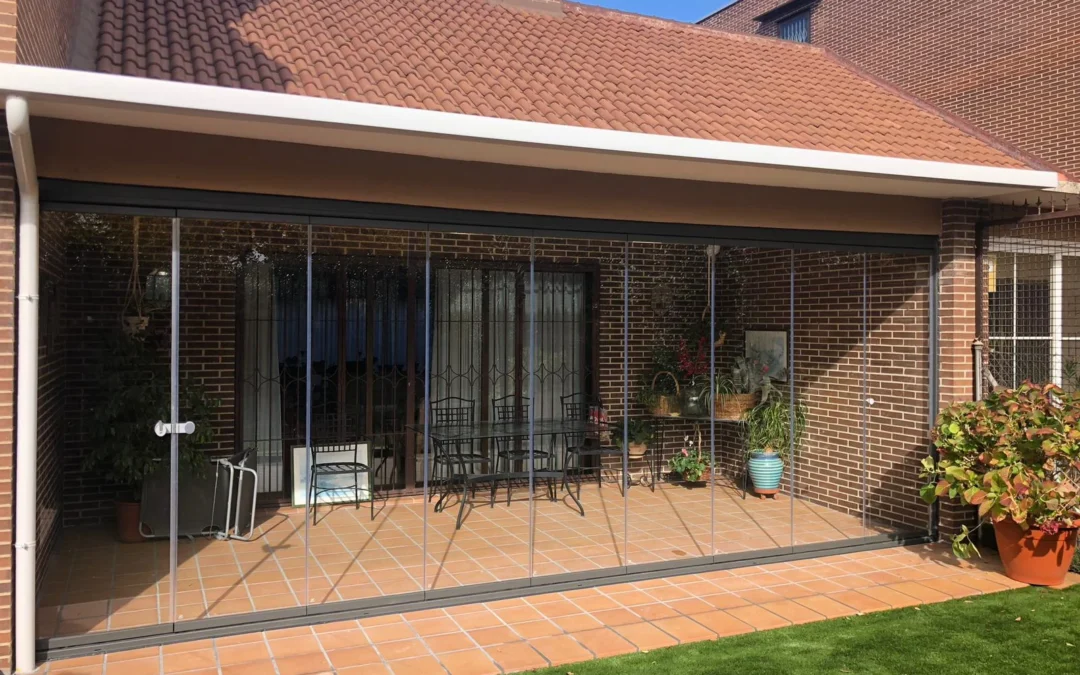 ¿Cuánto cuesta cerrar una terraza con cortinas de cristal en Madrid?